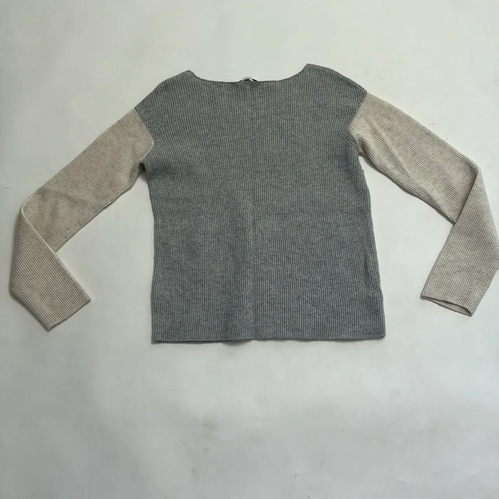 Vince V-Neck Wool/Silk Blend Ribbed Sweater - Picture 6 of 7